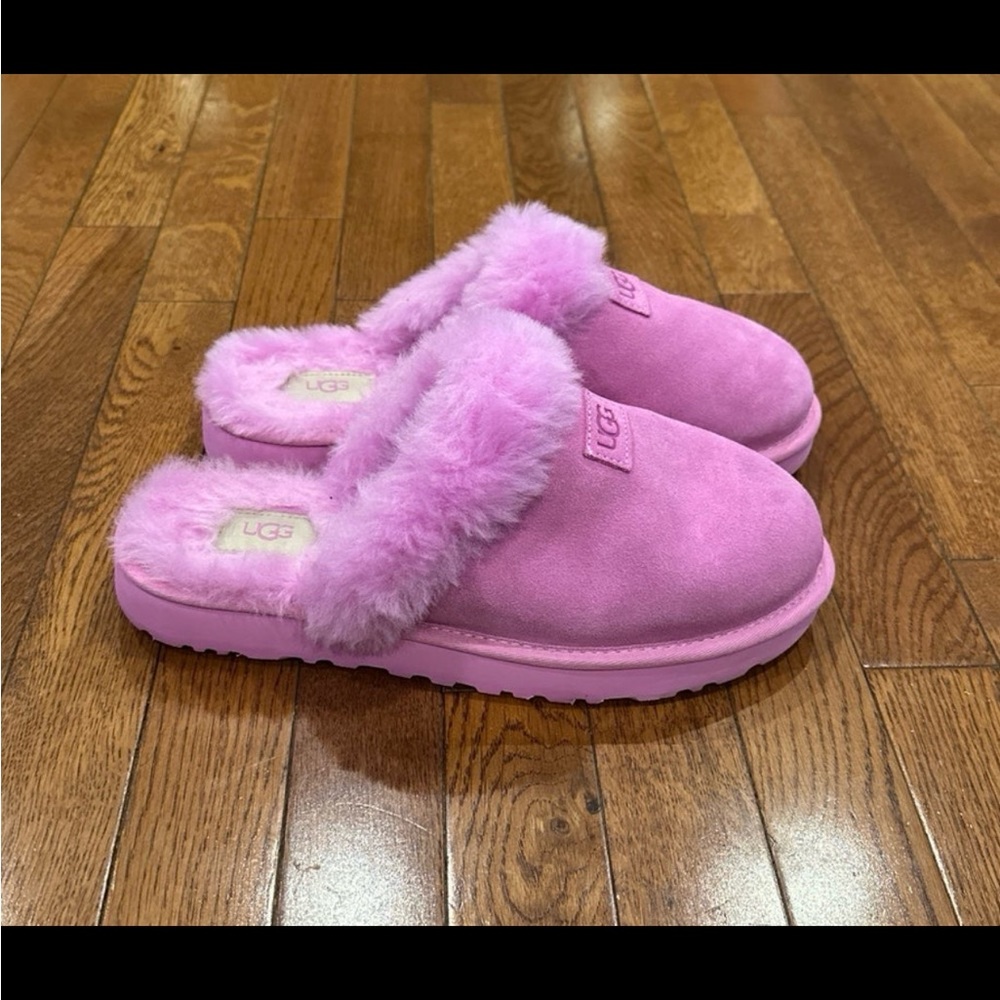 Ugg slippers size 10